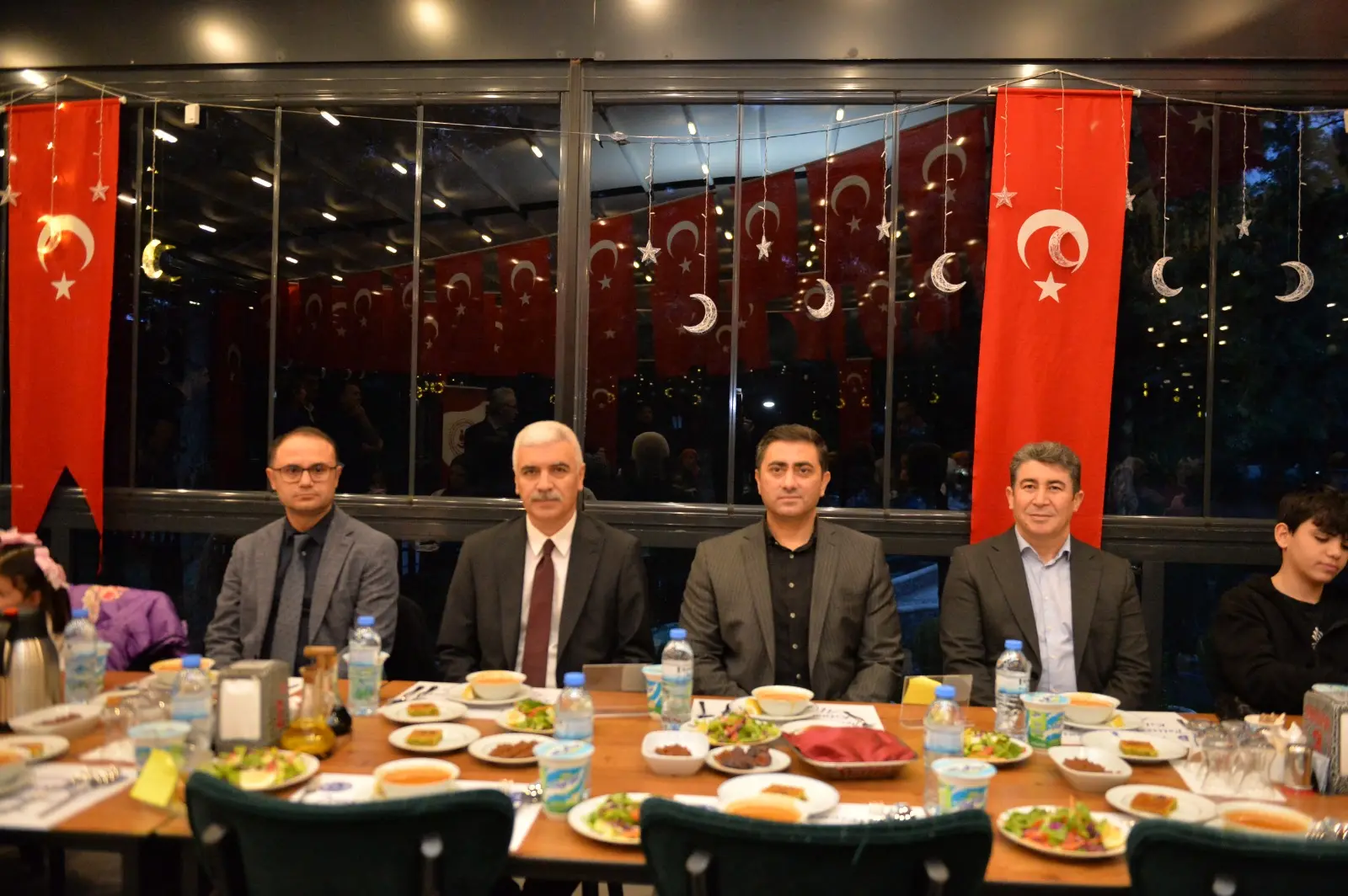 Kahramanmaraş’ta Emniyet Müdürü Hasan Yiğit Çocuklarla Iftarda Buluştu (3)