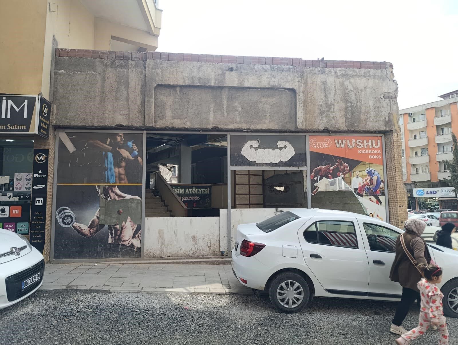 Kahramanmaraş'ta Esnaf Uyardı Metruk Binalar Artık Tehlike Saçıyor (4)