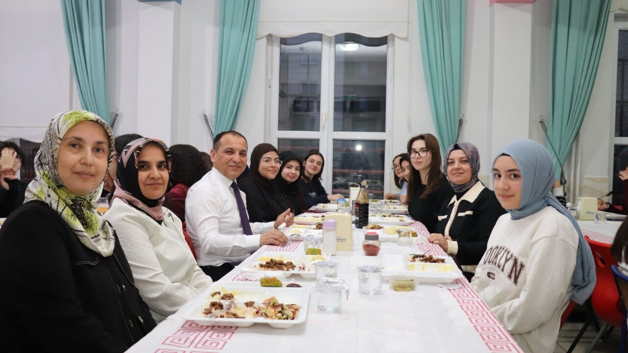 Kahramanmaraş’ta Fen Lisesi’nde Ramazan Buluşması (1)