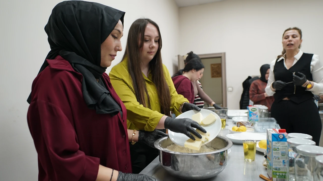 Kahramanmaraş'ta Geleneksel Hoşaf Ve Çörek Atölyesi (3)