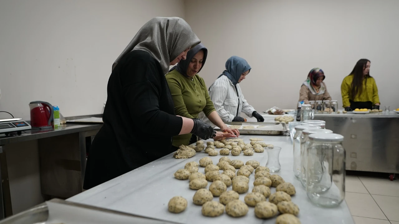 Kahramanmaraş'ta Geleneksel Hoşaf Ve Çörek Atölyesi (6)