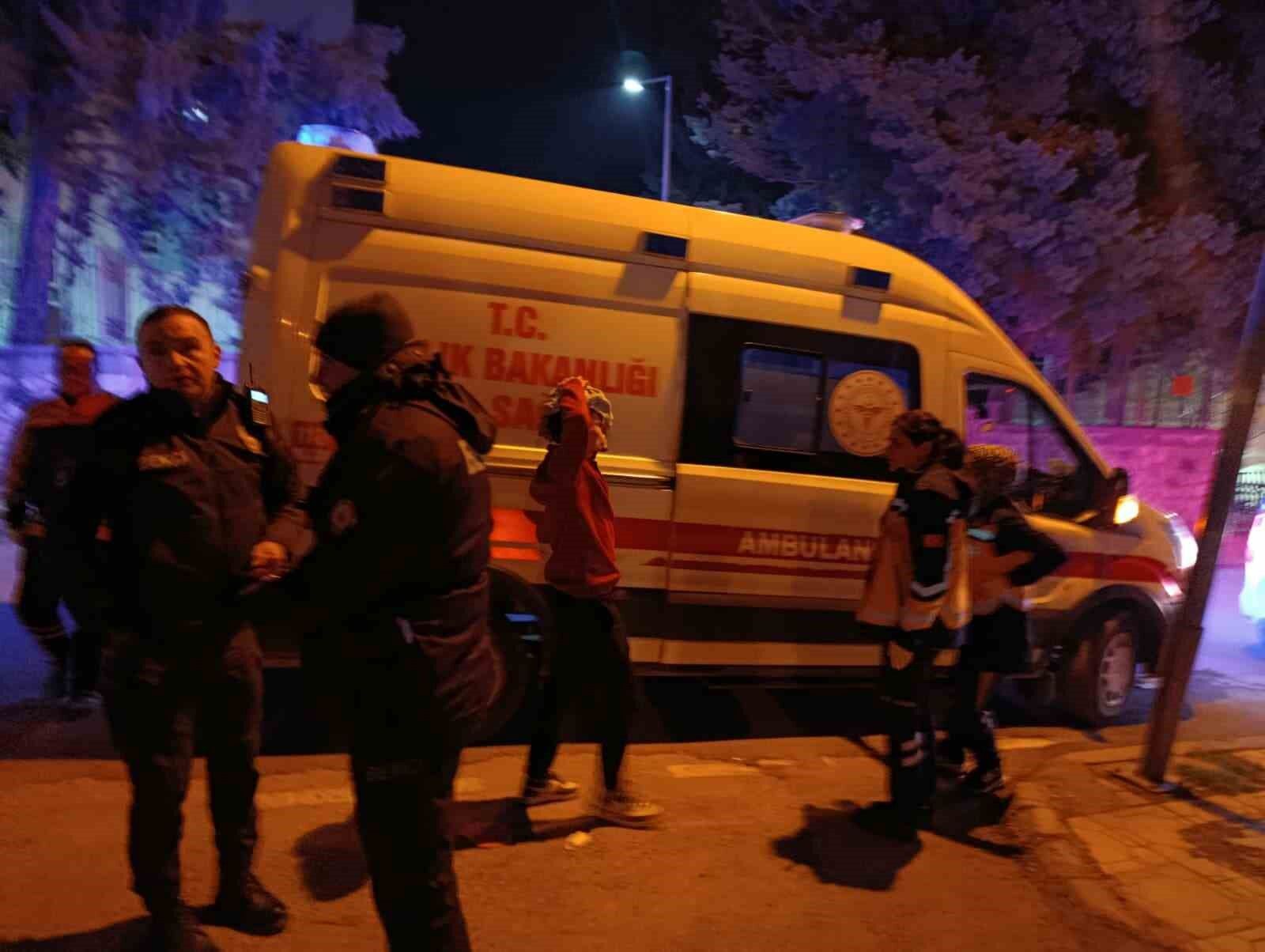 Kahramanmaraş’ta Gençler Birbirini Bıçakladı 3 Yaralı (2)