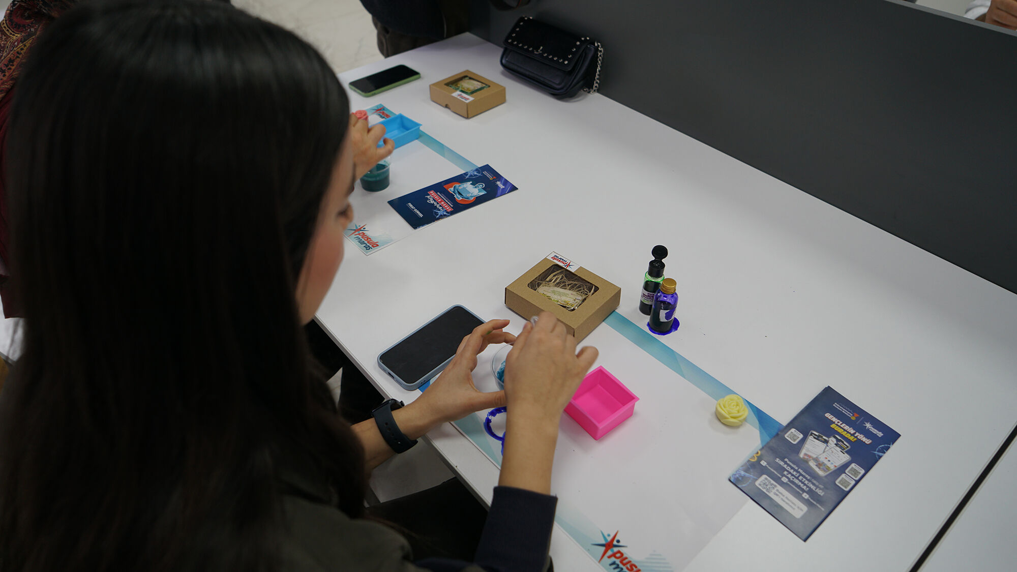 Kahramanmaraş’ta Gençler Doğal Sabun Atölyesinde Yaratıcılıklarını Konuşturdu (6)