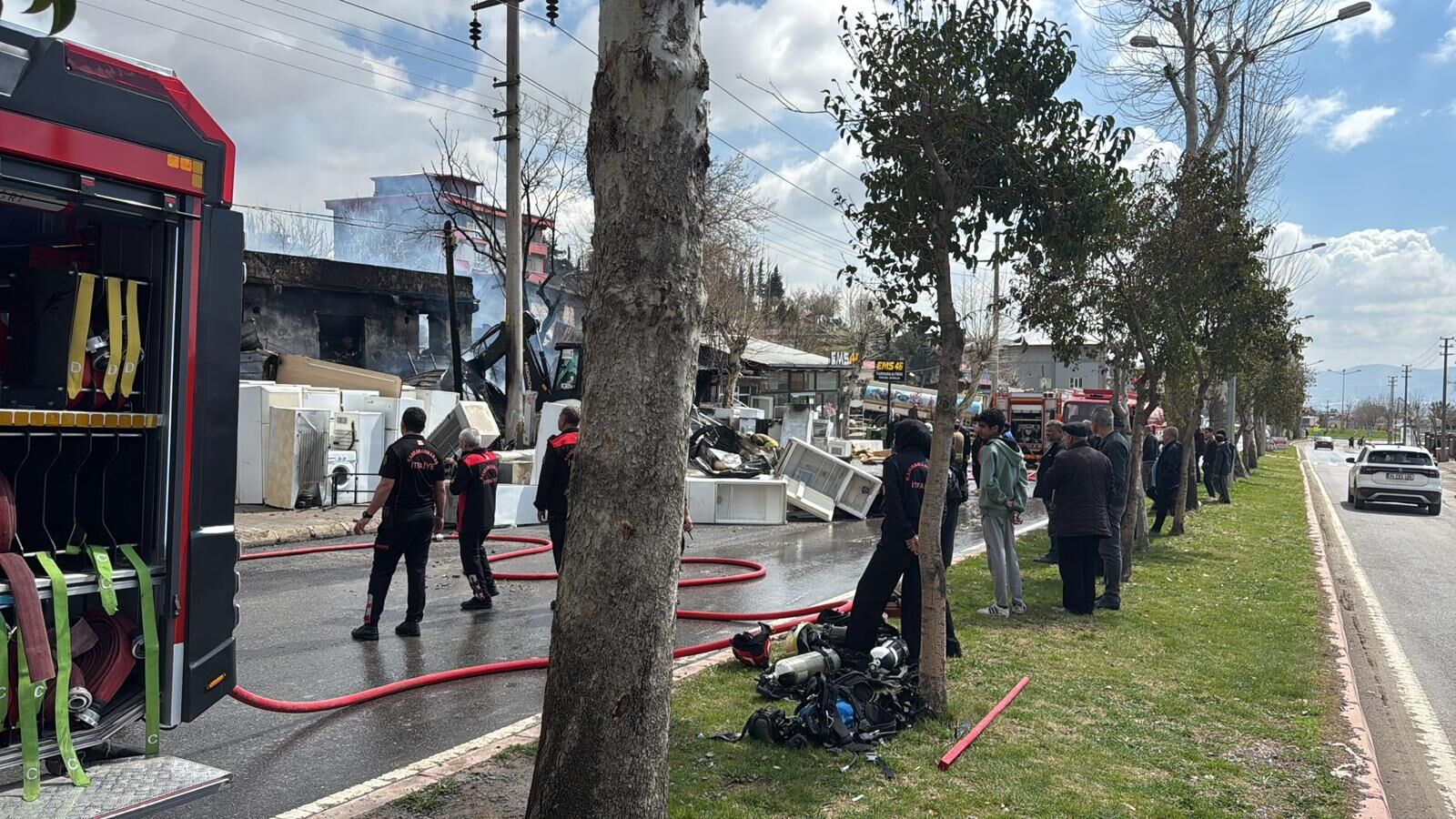 Kahramanmaraş'ta İkinci El Eşya Dükkanı Küle Döndü (1)