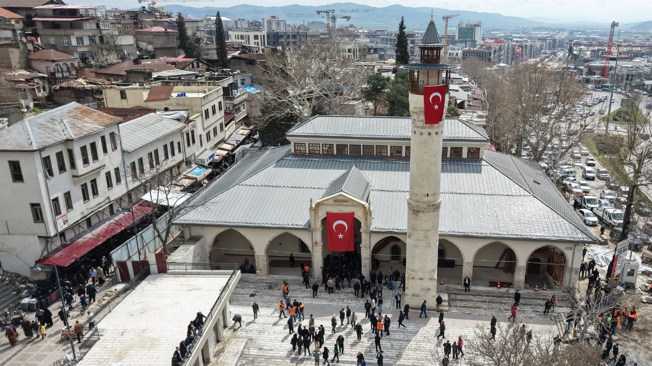 Kahramanmaraş’ta Kadir Gecesi’nde Tarihi Ulu Camii’de Büyük Buluşma (2)