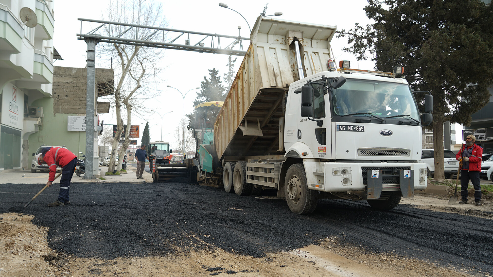 Kahramanmaraş’ta Kuddusi Baba Ve Trabzon Bulvarları Sıcak Asfaltla Yenileniyor (2)