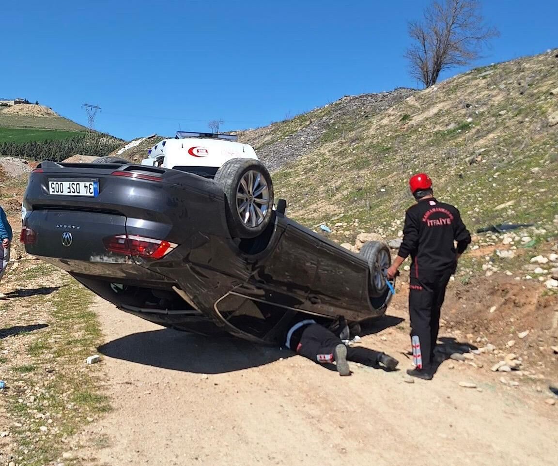 Kahramanmaraş’ta Otomobil Uçuruma Yuvarlandı 1 Yaralı (3)