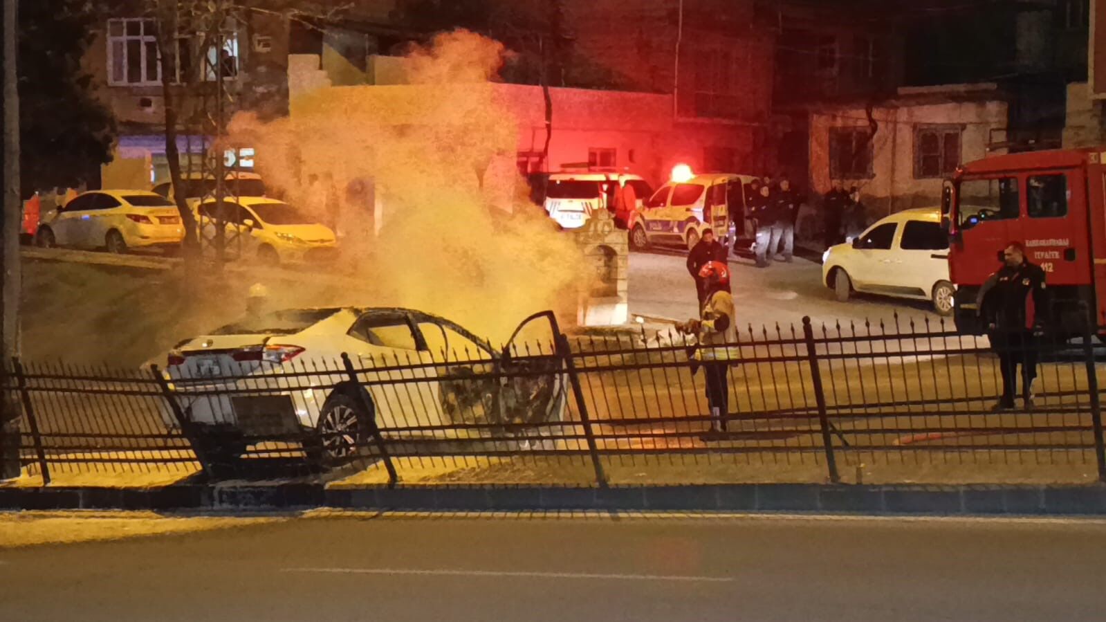 Kahramanmaraş’ta Polisten Kaçan Araç Kaza Yaptı, Alev Aldı (4)