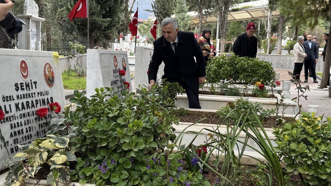 Kahramanmaraş'ta Ramazan Bayramı Arifesinde Mezarlıklar Ziyaret Edildi