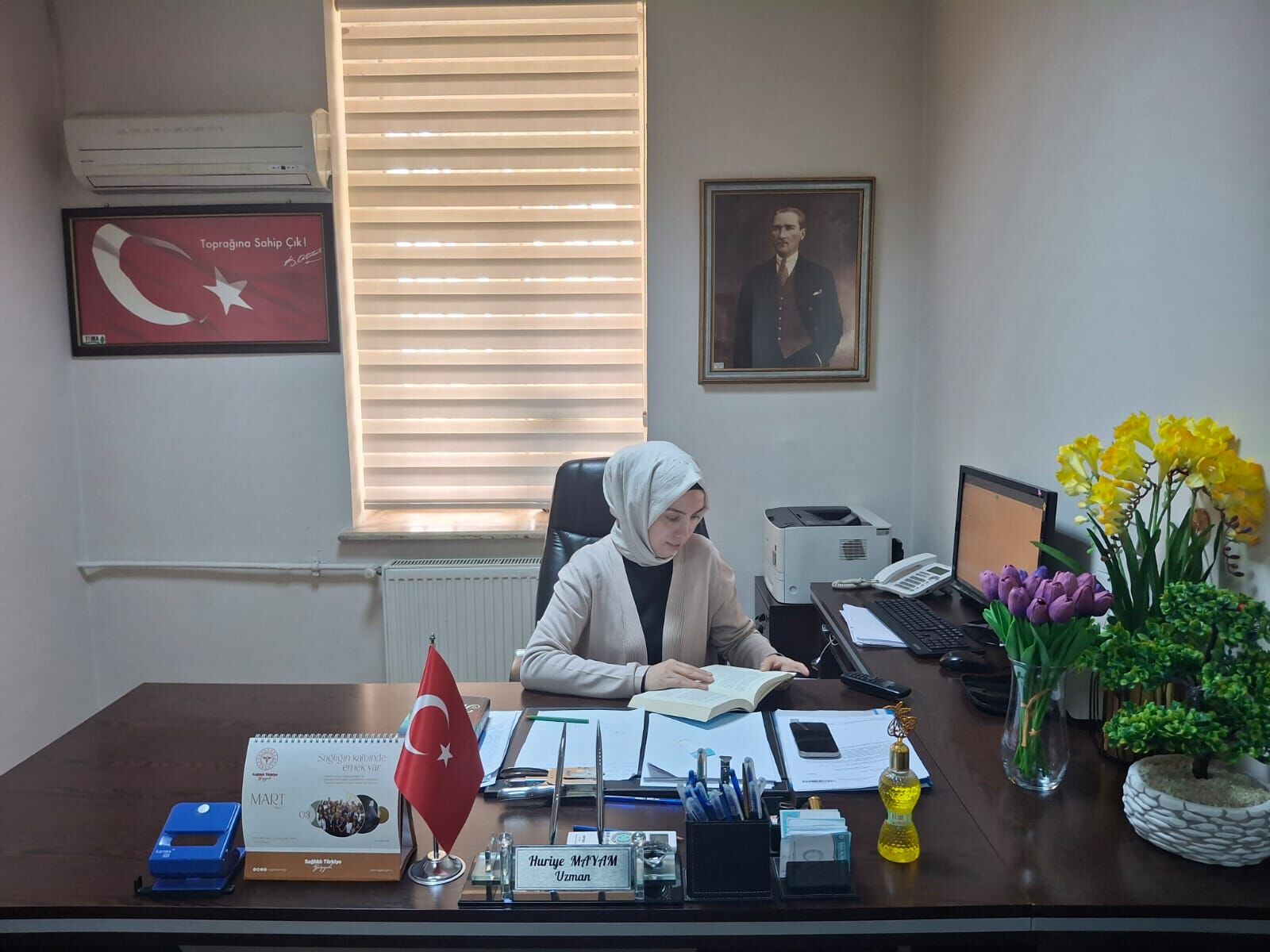 Kahramanmaraş'ta Sağlık Çalışanları Işi Bıraktı Kitaba Sarıldı!1