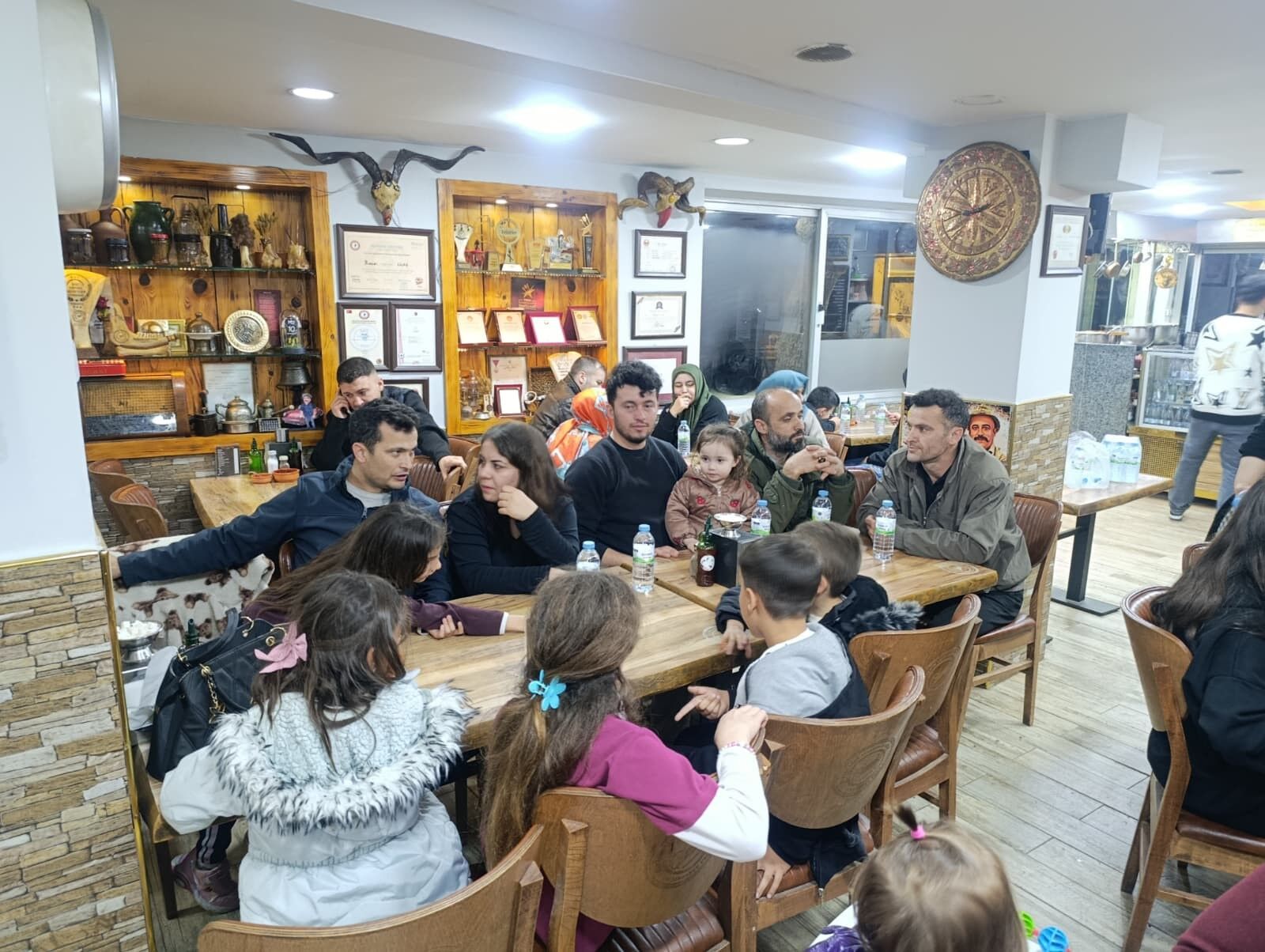 Kahramanmaraş’ta Vatandaş Antibiyotik Yerine Kelle Paça Tercih Ediyor (7)