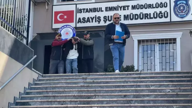 Kırdığı Şişeyle Tartıştığı Kişiyi Öldüren Şüpheli Yakalandı (2)