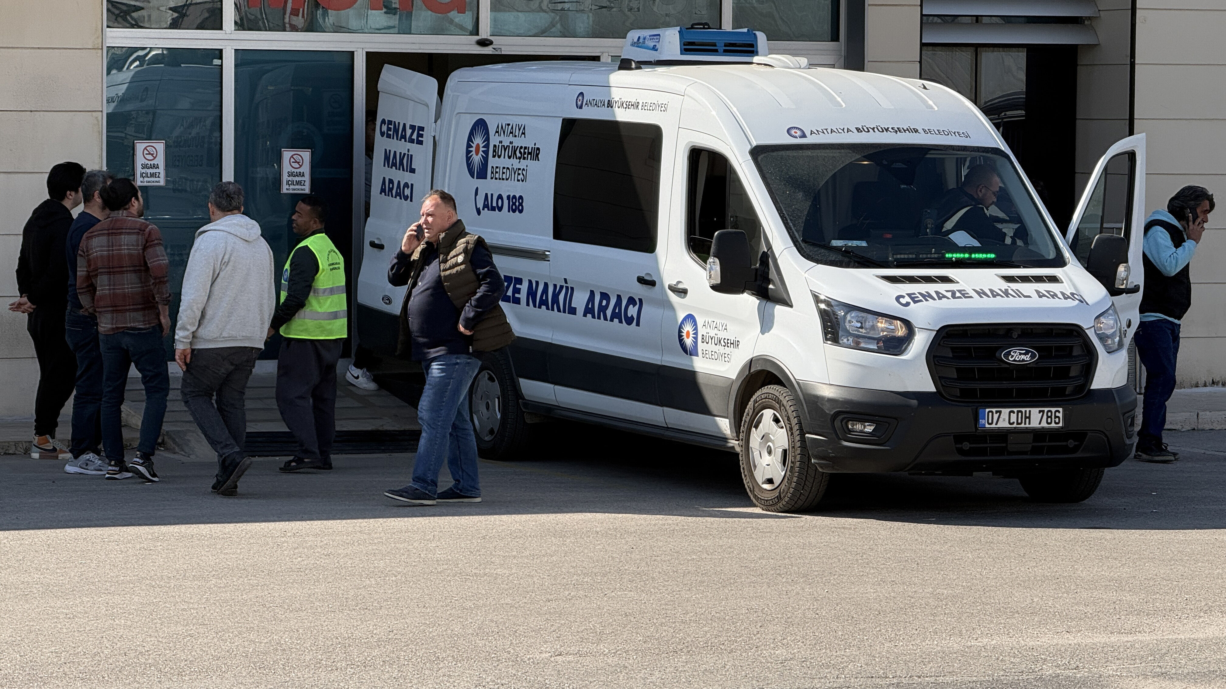 O T O M O B I L I L E M O T O S I K L E T I N C A R P I S T I G I K A Z 1210551 360011