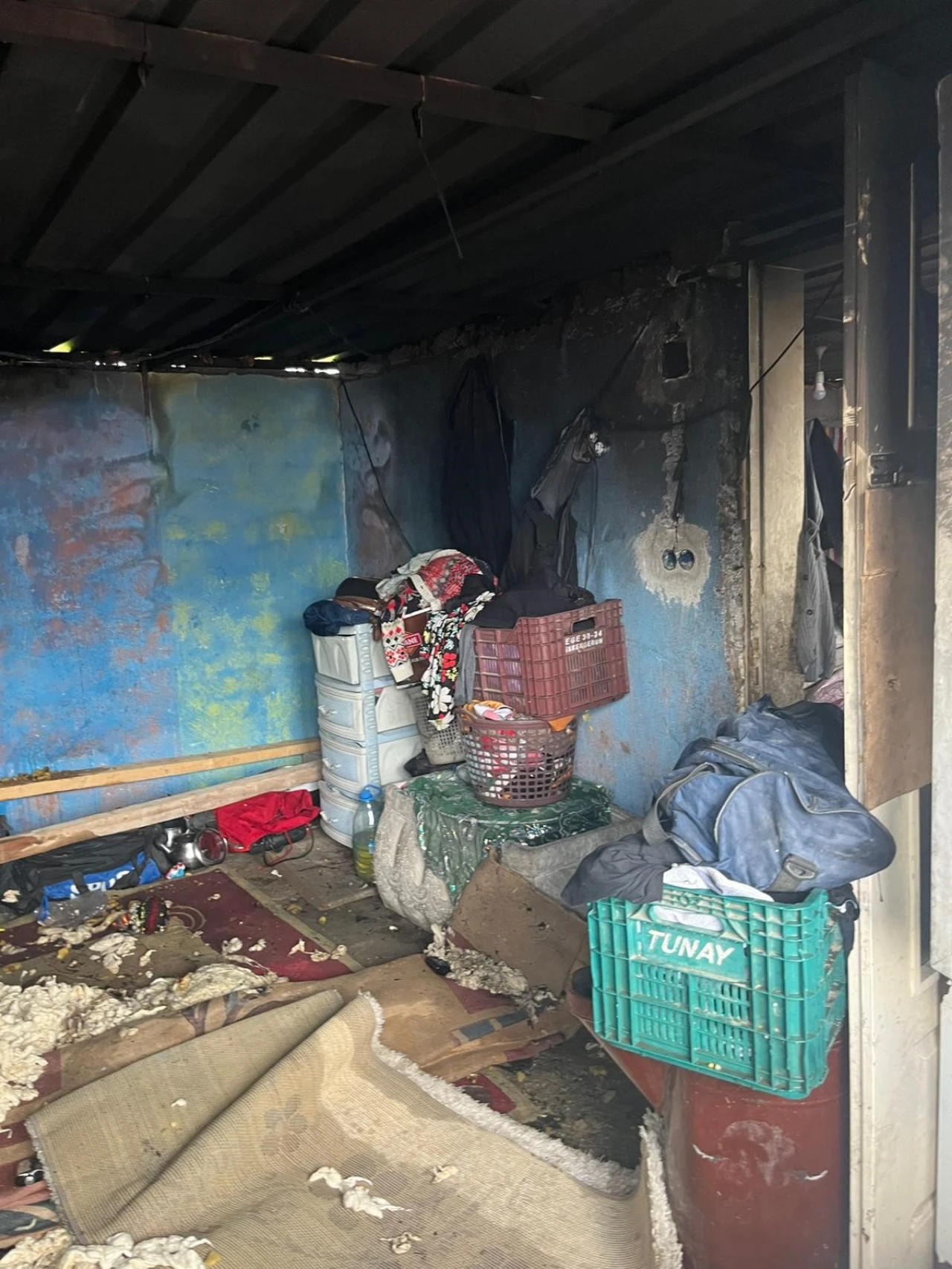 Osmaniye’de Soba Yangını, Ev Ve Çadır Alevlere Teslim Oldu (8)