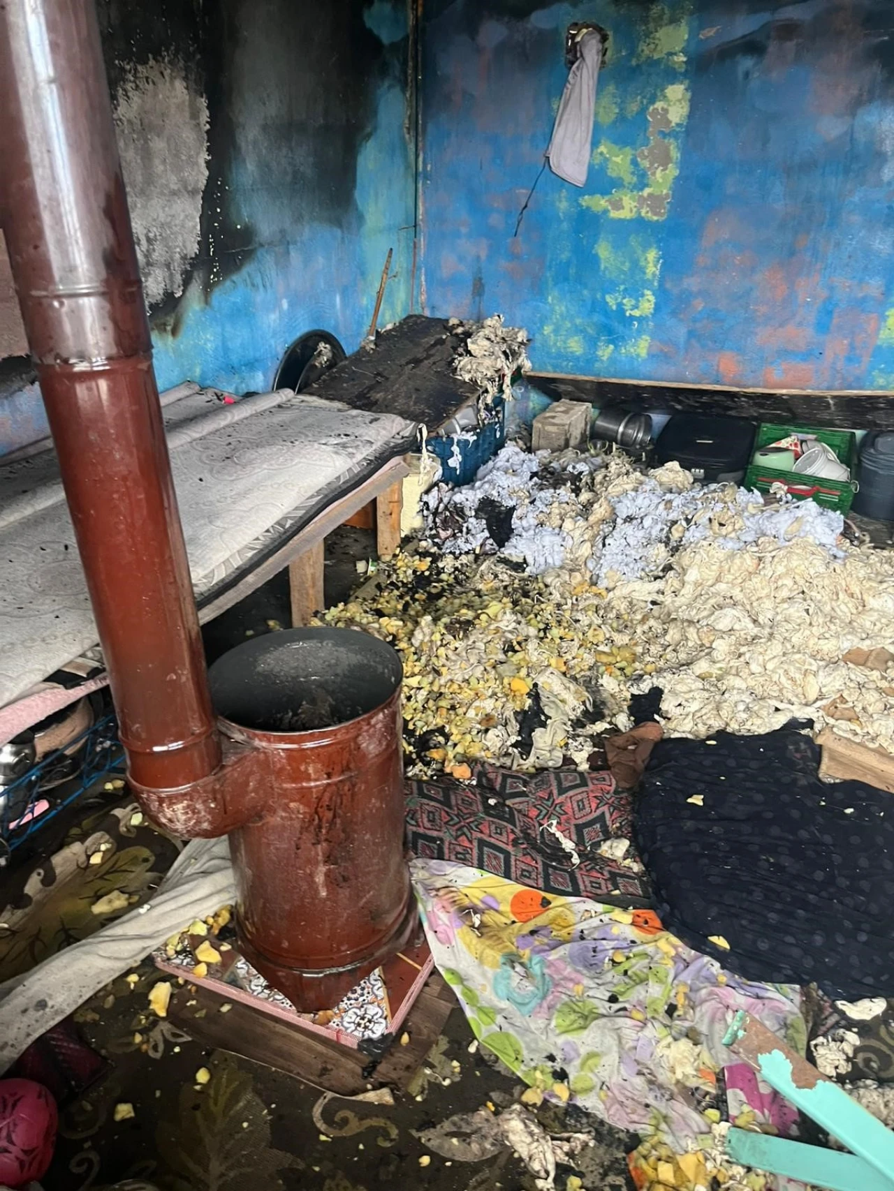 Osmaniye’de Soba Yangını, Ev Ve Çadır Alevlere Teslim Oldu (9)