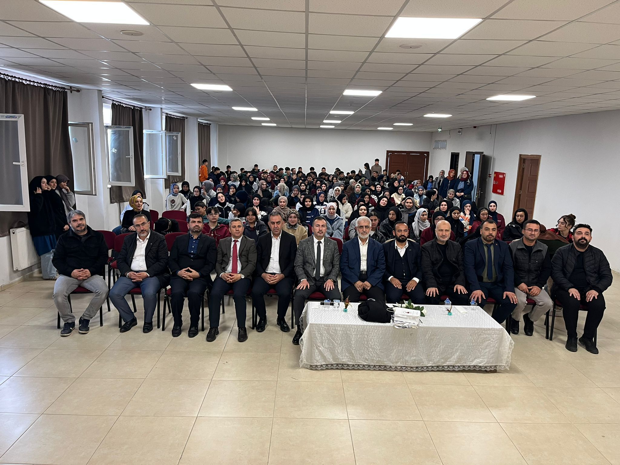 Ramazan Kayan, Türkoğlu Anadolu İmam Hatip Lisesi’nde Gençlerle Buluştu (1)