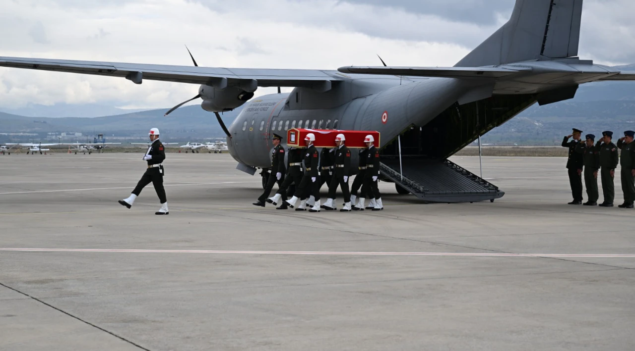 Şehit Binbaşı Isparta’da Son Yolculuğuna Uğurlanıyor (1)