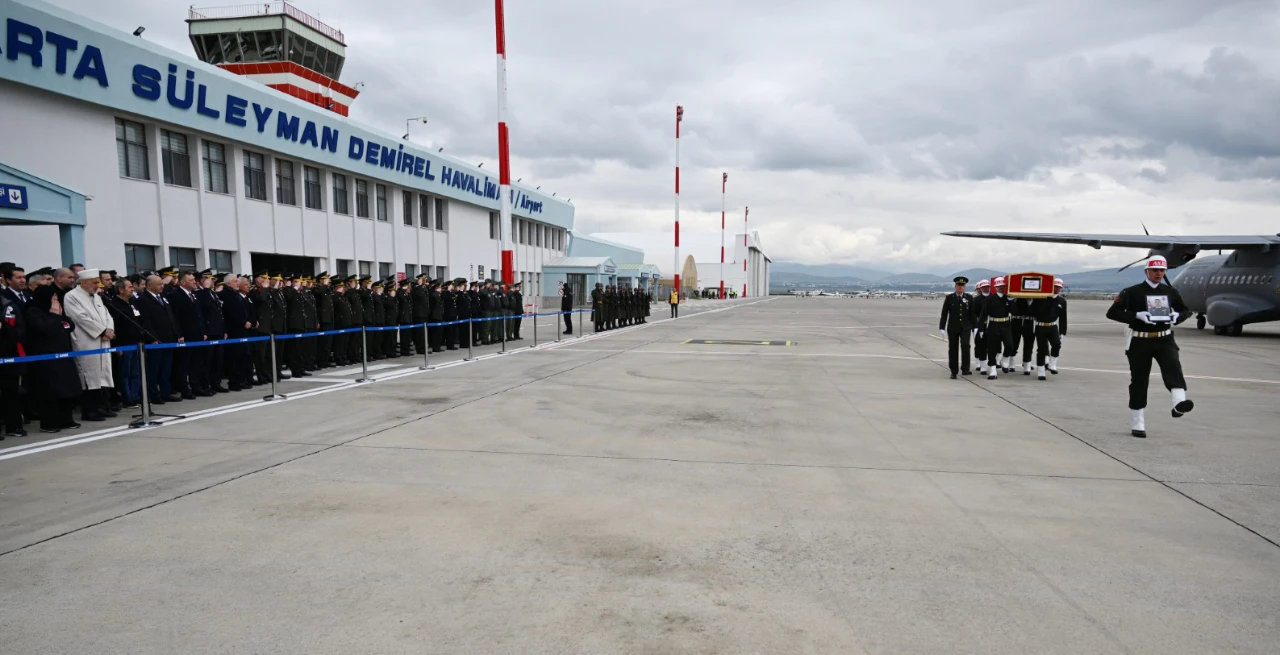 Şehit Binbaşı Isparta’da Son Yolculuğuna Uğurlanıyor (3)