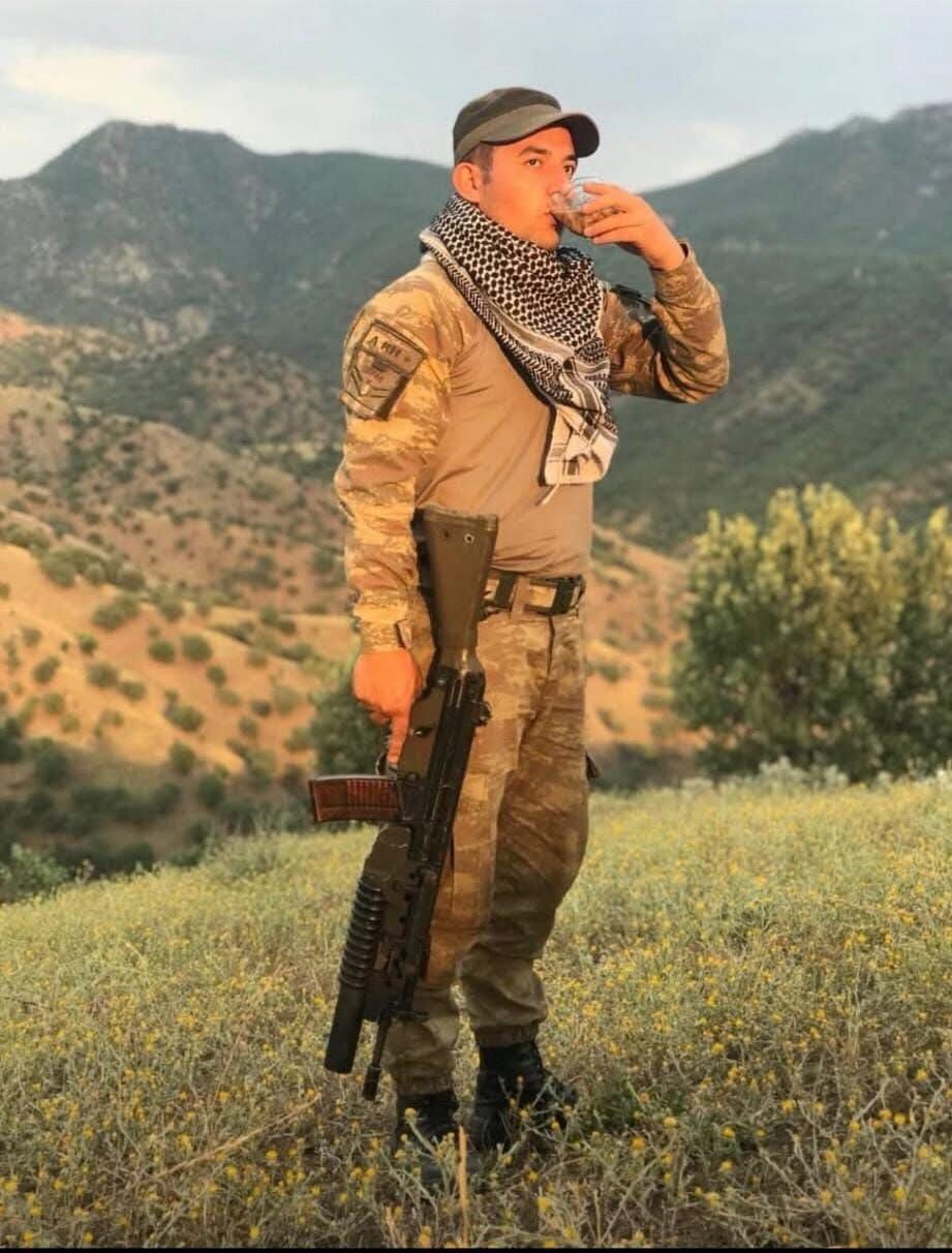 Sivas’ta Görev Yapan Uzman Çavuş Abdullah Şahi̇n, Park Halindeki Otomobilinin Içinde Başından Vur (1)