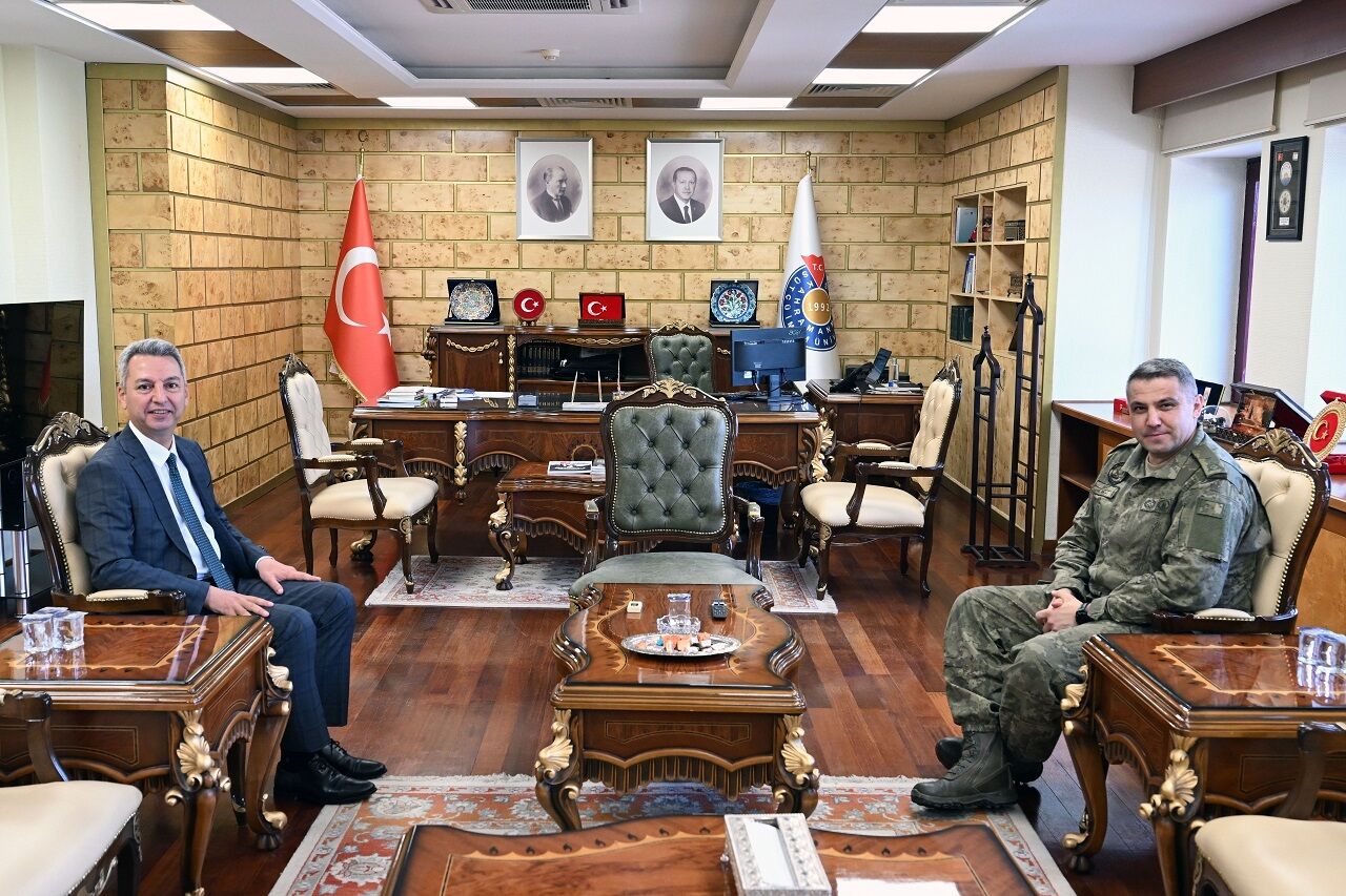 Tuğgeneral Mahmut Sert'ten Rektör Okumuş'a Hayırlı Olsun (2)