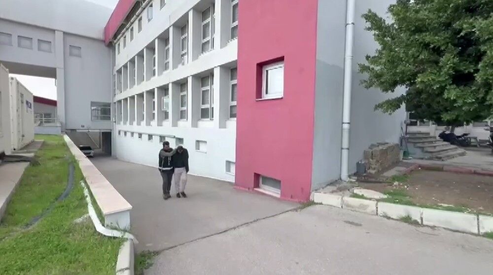 “Ucuza Bulunca Toplu Aldım” Dedi, 50 Bin Paket Kaçak Sigara Yakalandı (2)