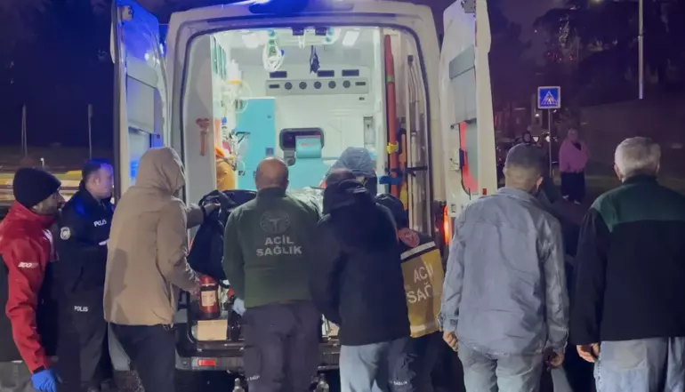 Ümraniye'de Parkta Erkek Cesdi Bulundu (3)