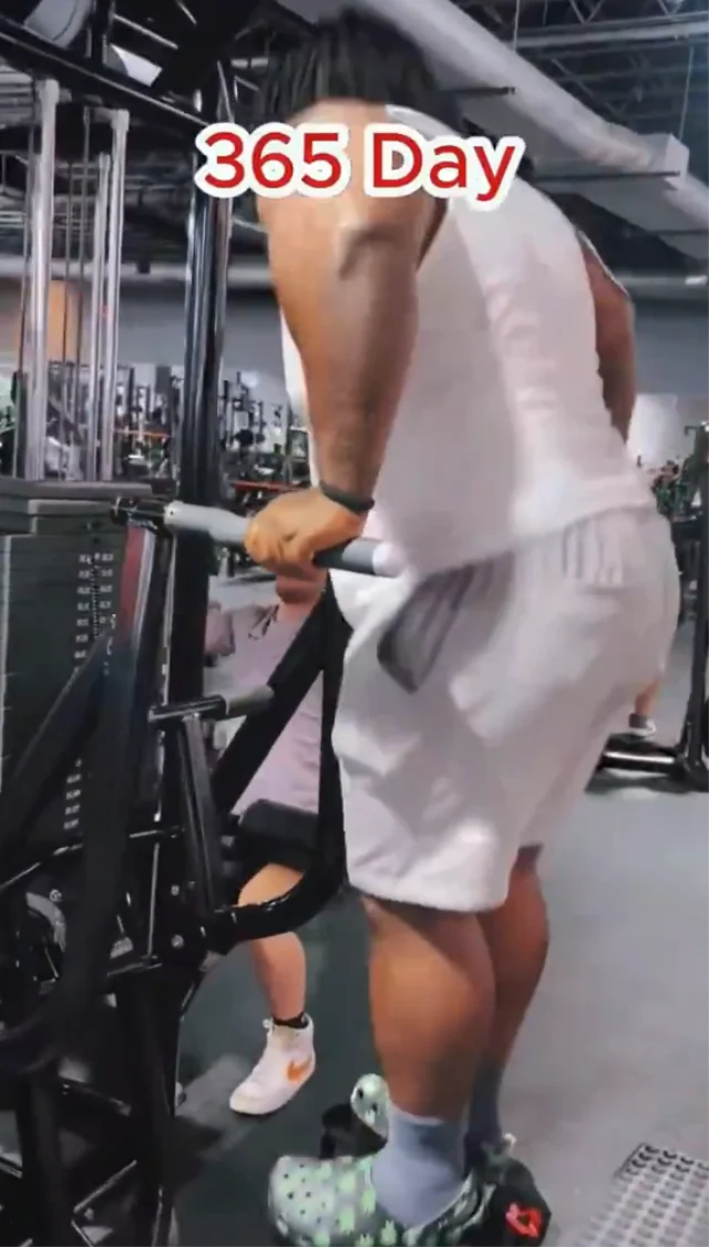 200 Kilo Ile Başlayan Adam 1 Yılda Tanınmaz Hale Geldi (2)