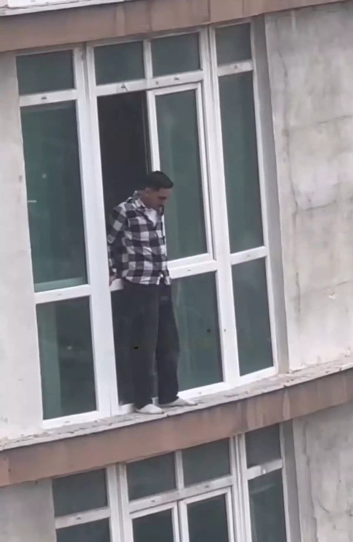 Dün vazgeçti bugün aynı yerde intihr etti