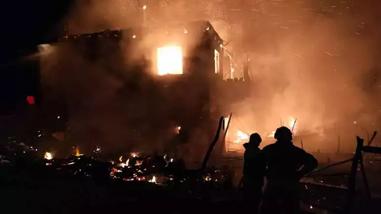 Müstakil evde yangın: 1 kişi dumandan etkilendi