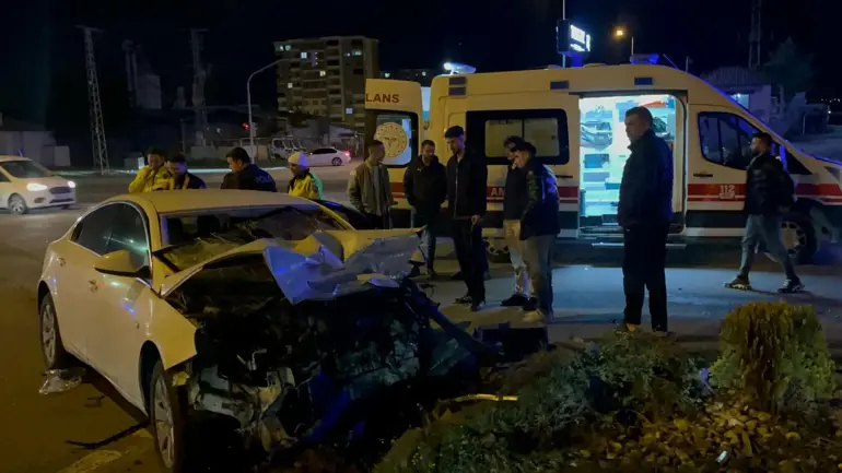 Kayseri'de iki otomobil çarpıştı: 4 yaralı