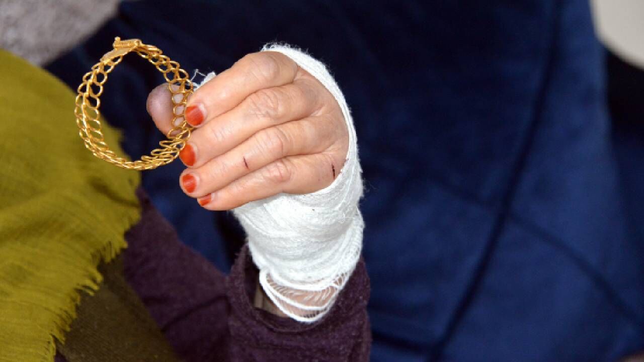 85 Yaşındaki Komşu Kadını Bıçakla Yaralayıp Bileziklerini Gasbetti (1)