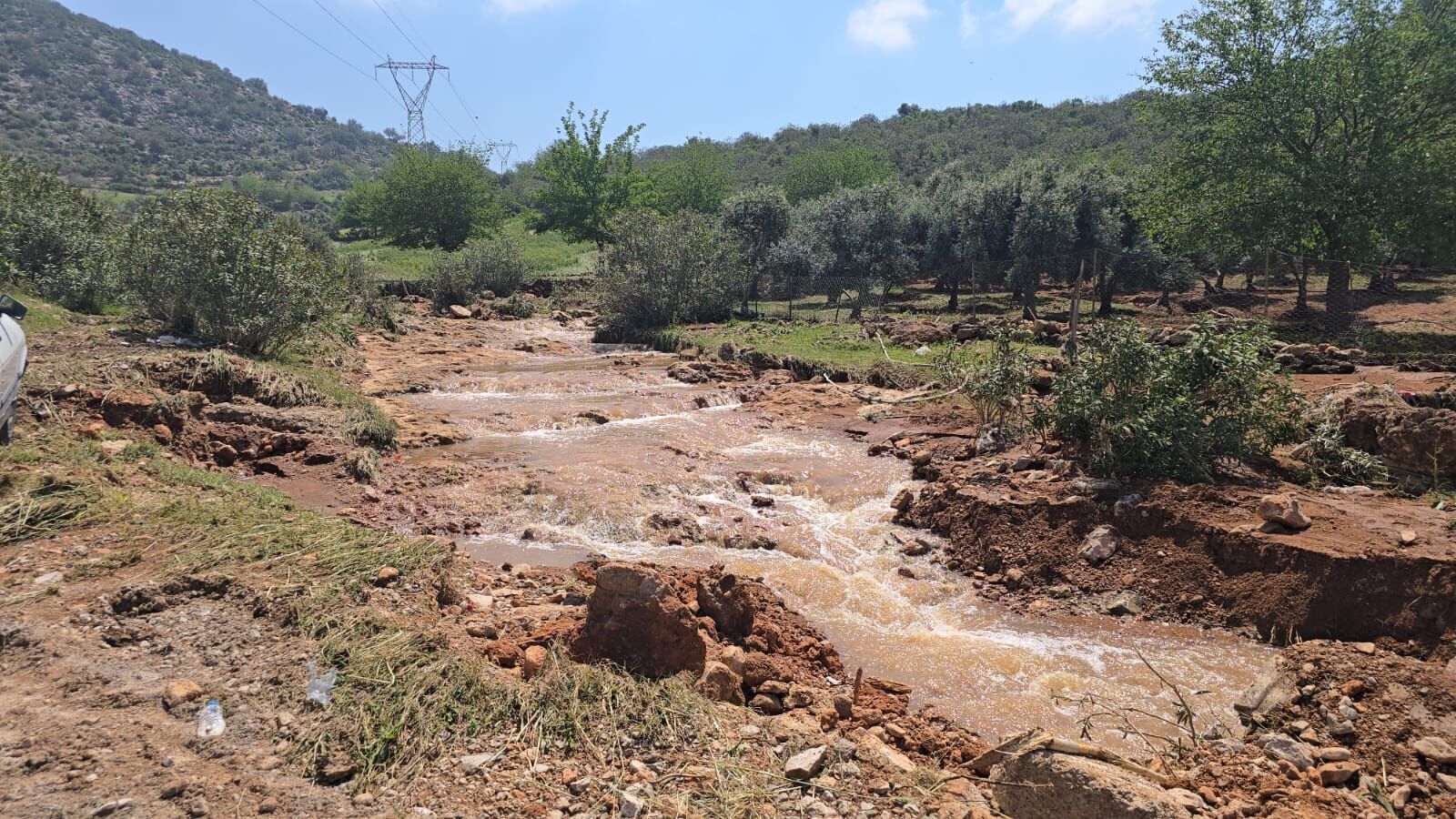 Bir kişinin öldüğü sel felaketinin ardından hasar gün yüzüne çıktı-2