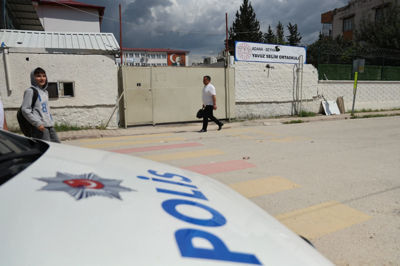 Adana'da Okul Çevresinde Silah Sesleri! Öğrenciler Panikte (1)