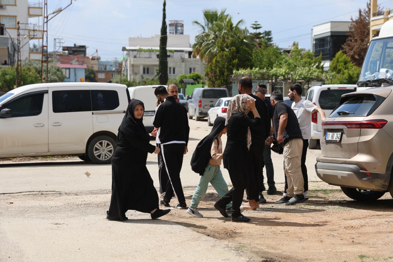 Adana'da Okul Çevresinde Silah Sesleri! Öğrenciler Panikte (3)