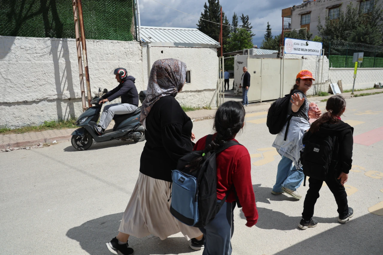 Adana'da Okul Çevresinde Silah Sesleri! Öğrenciler Panikte (6)