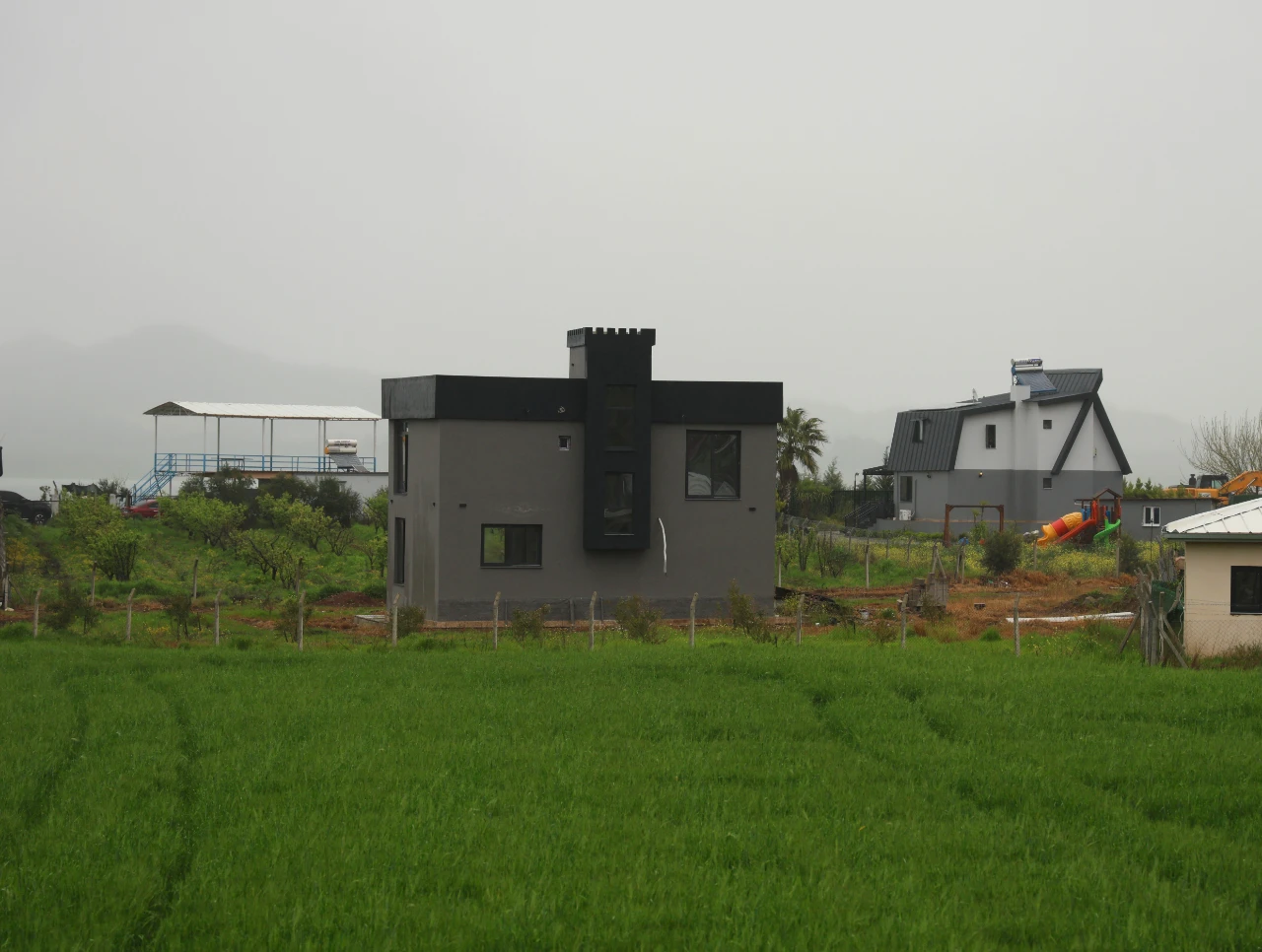 Adana’da Yıkım Sırasında Ortalık Karıştı! Evini Ateşe Verip Engel Olmaya Çalıştı (4)