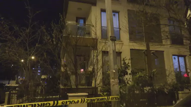 Annesi Ve Ağabeyini Silahla Öldürüp, Diğer Ağabeyini Yaralayan Şüpheli Yakalandı (1)