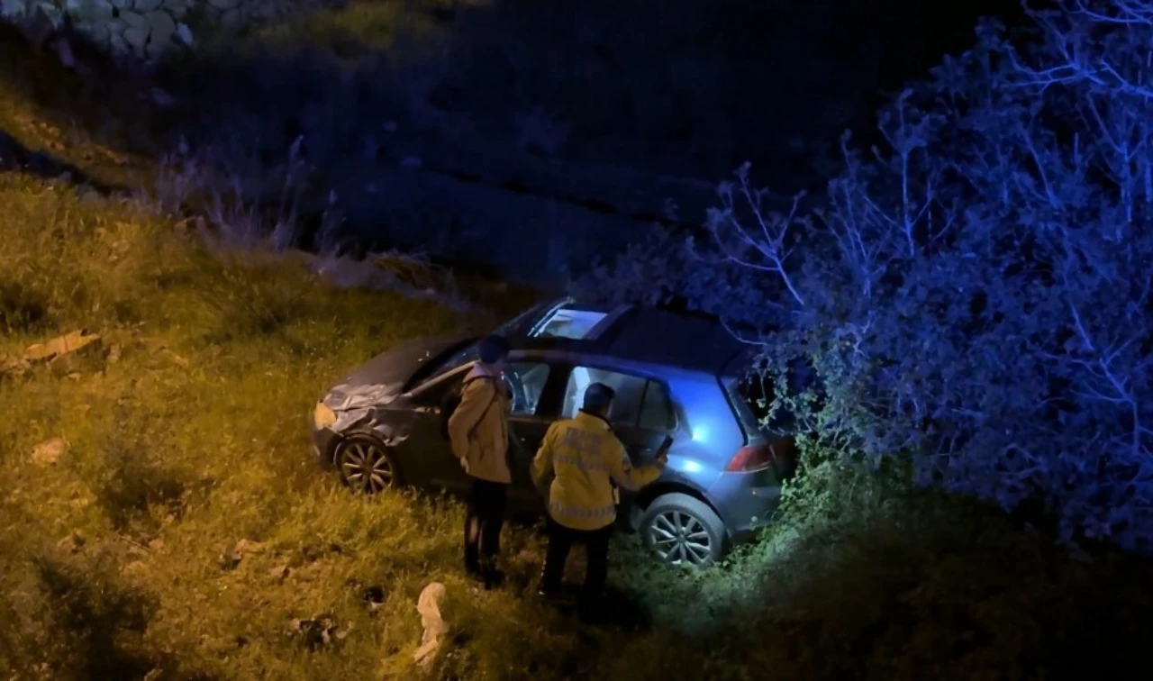Antalya Gazipaşa’da Otomobil 7 Metreden Düştü! Alkollü Sürücü Kurtuldu (2)