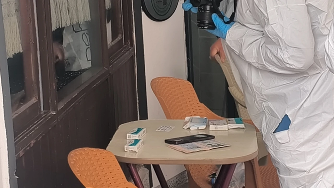 Antalya Muratpaşa'da Pansiyon Odasında Sır Ölüm! (5)