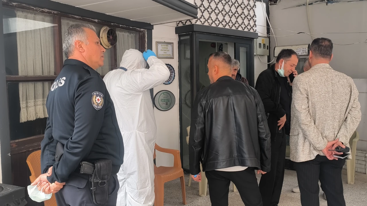 Antalya Muratpaşa'da Pansiyon Odasında Sır Ölüm! (7)