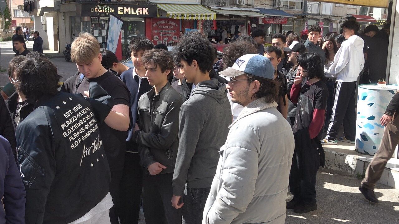 Antalya’da Indirimli Ikinci El Mağaza Açılışı Izdihama Dönüştü (3)