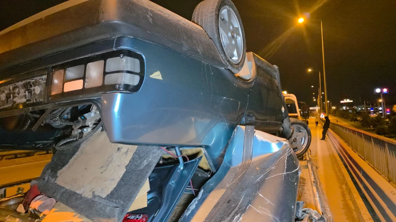 Antalya'da Takla Atan Araçtan Sağ Çıktılar! (1)