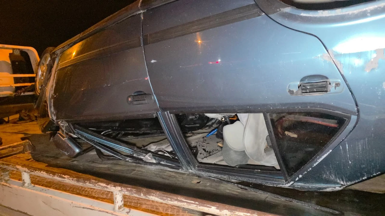 Antalya'da Takla Atan Araçtan Sağ Çıktılar! (3)