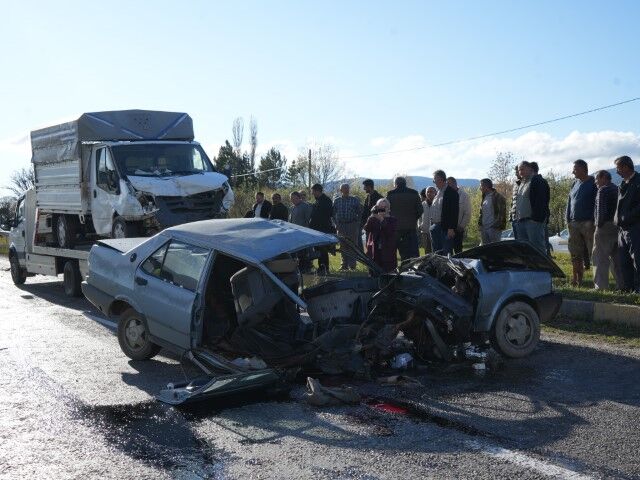 İkiye bölünen Tofaş'ın sürücüsü öldü: Feci kazanın görüntüleri ortaya çıktı-1