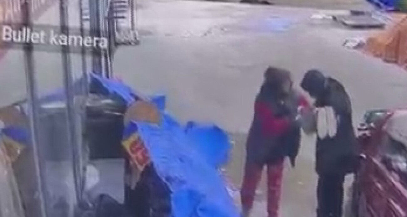 Ayakkabı Alır Gibi Yapıp 50 Bin Liralık Hırsızlık Yaptılar