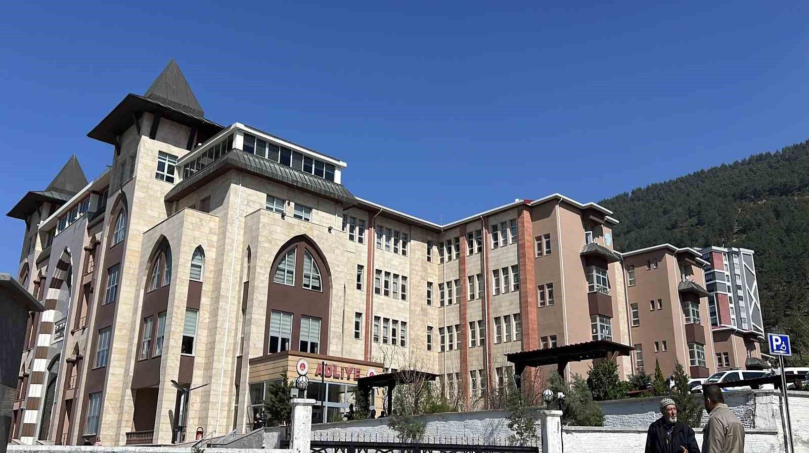 Bebeğe Şiddet Uygulayan Hemşire Ben De Bir Anneyim Evladımın Yanında Olmalıyım (2)