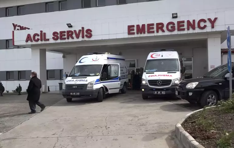 Bıçaklı Kavgada Yaralandı, Kaldırıldığı Hastanede Tabancayla Vuruldu (3)