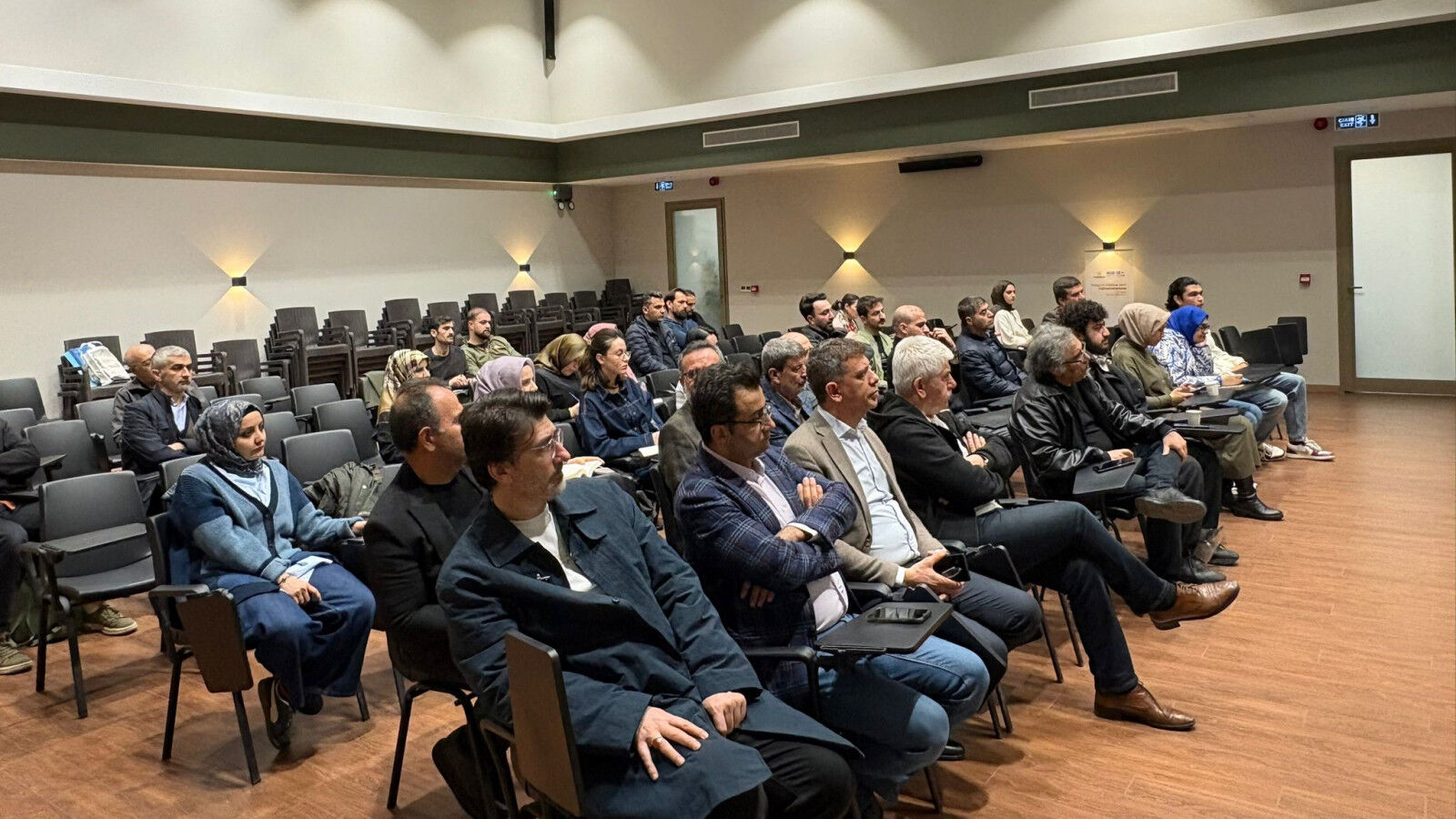 Büyükşehir’in Yazarlık Akademisinde Eleştiri Üzerine Dikkat Çeken Söyleşi (1)