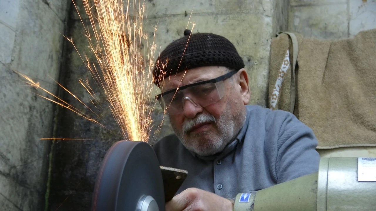 Cemil Usta 5 Metrekarelik Dükkanda 67 Yılı Devirdi! (3)