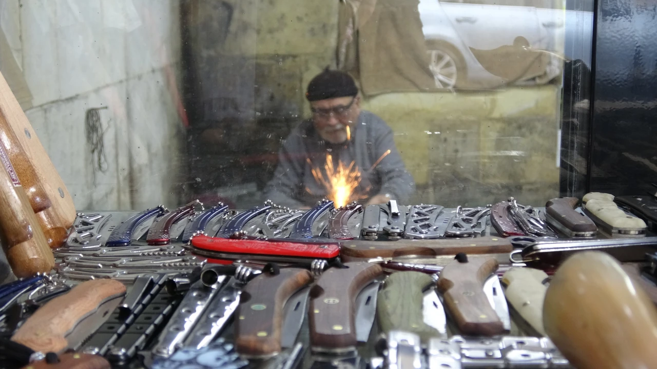 Cemil Usta 5 Metrekarelik Dükkanda 67 Yılı Devirdi! (4)